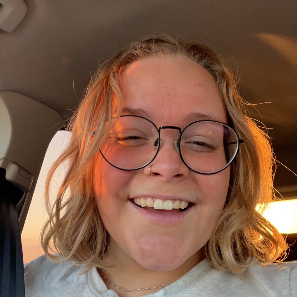 Meet your Posher, Claire
